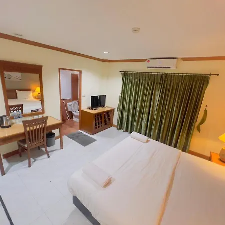 Royal Vista Hotel Patong Buitenkant foto