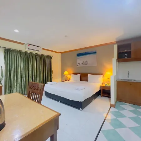 Royal Vista Hotel Patong Buitenkant foto