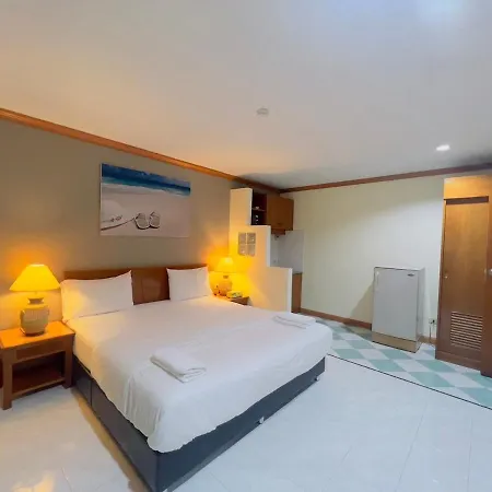 Royal Vista Hotel Patong Buitenkant foto
