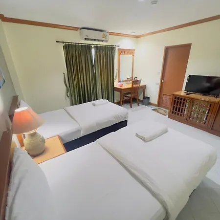 Royal Vista Hotel Patong Buitenkant foto