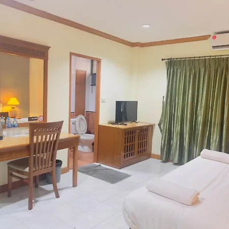 Royal Vista Hotel Patong Buitenkant foto